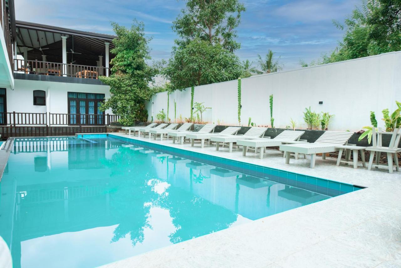 Hotel Calm Haven Talpe Buitenkant foto