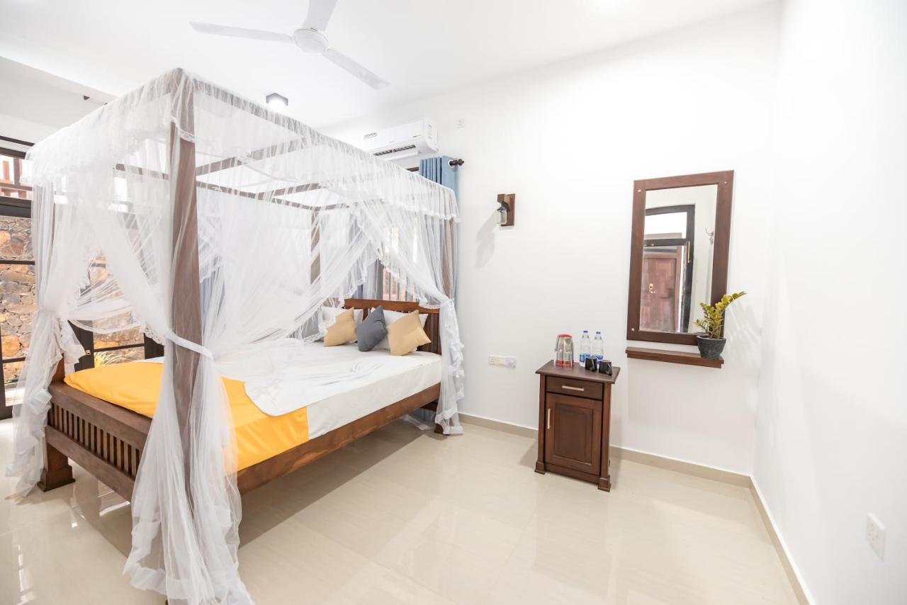 Hotel Calm Haven Talpe Buitenkant foto