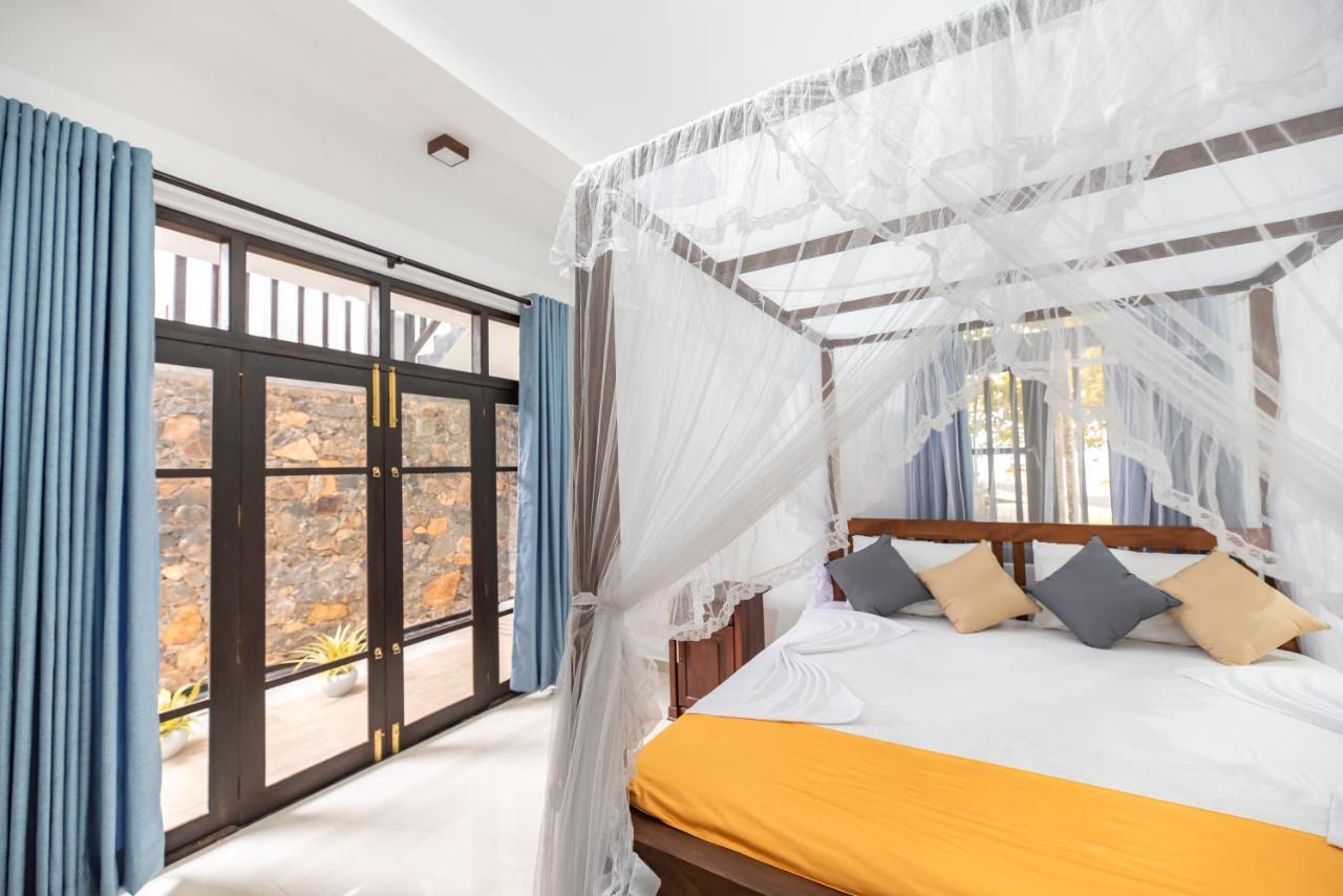 Hotel Calm Haven Talpe Buitenkant foto