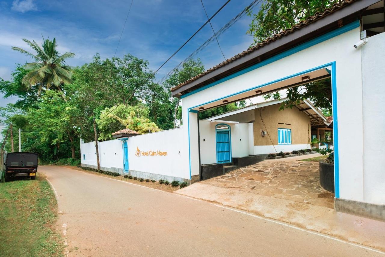 Hotel Calm Haven Talpe Buitenkant foto
