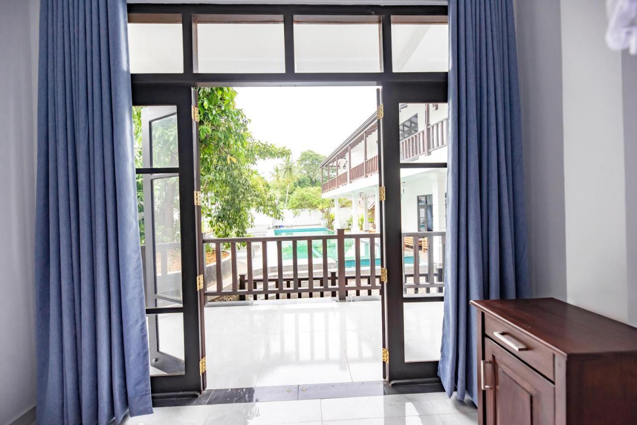 Hotel Calm Haven Talpe Buitenkant foto