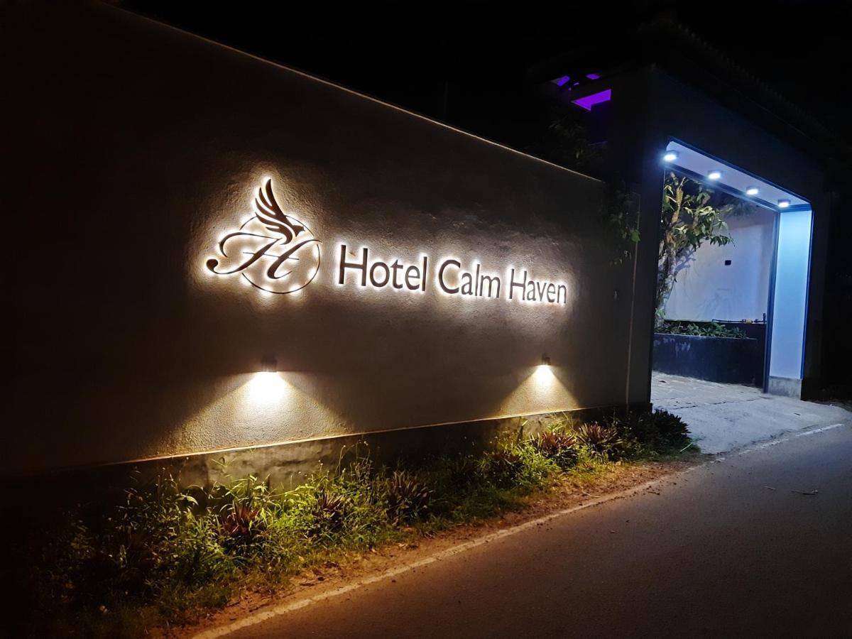 Hotel Calm Haven Talpe Buitenkant foto